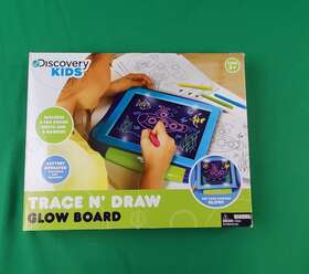 9305 Discovry Discovery Kids Trace Nft Draw Glow Board With 3 Pens