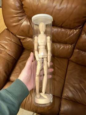 402.554.62 Ikea Gestalta Poseable Doll Artistsft Figure Natural Finish Wood On Stand