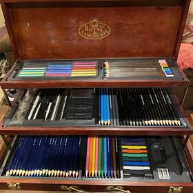 Art8100 Royal & Langnickel And Artist Premier Sketching Drawing Set
